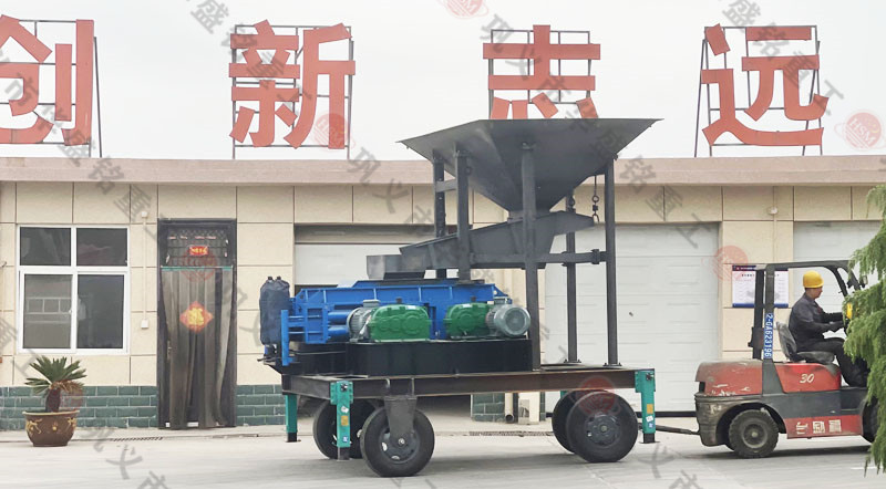 時(shí)產(chǎn)70、80噸雙輥式破碎機型號及參數